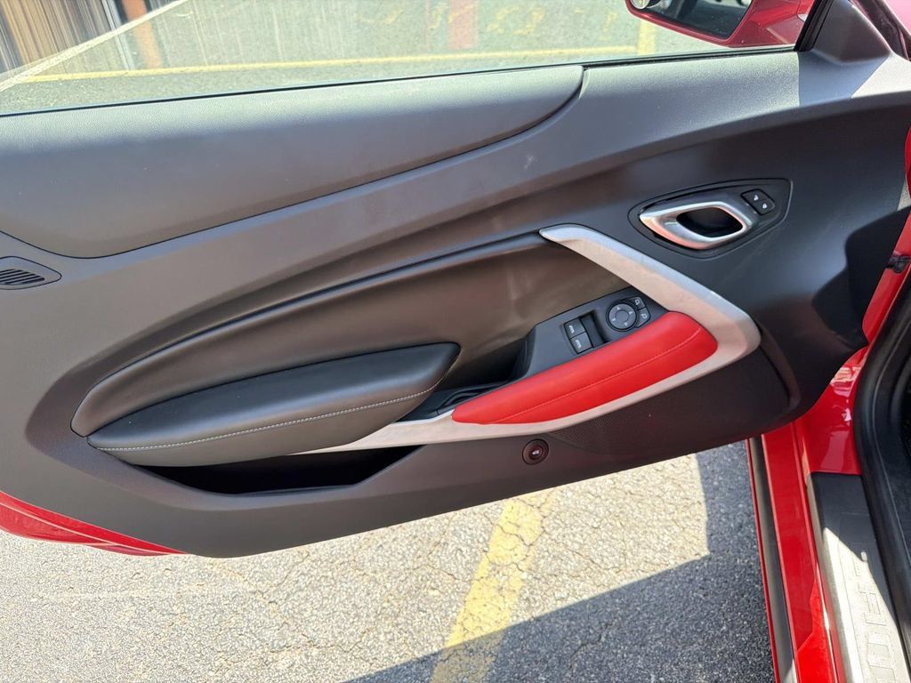 Used 2022 Chevrolet Camaro SS RWD image 13