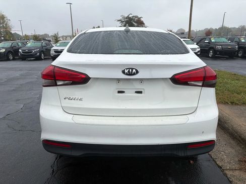 Used 2017 Kia Forte LX image 6