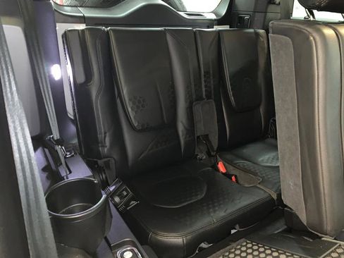 Used 2020 Land Rover Defender 110 S AWD/4WD image 53