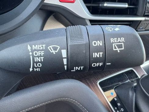 Certified 2024 Toyota Sienna XLE image 32