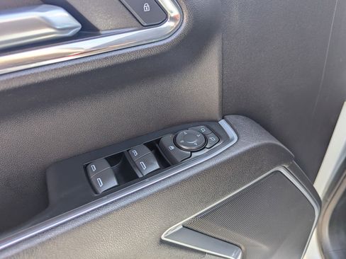 Used 2023 Chevrolet Silverado 1500 LT image 11