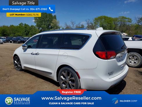Used 2017 Chrysler Pacifica Limited FWD image 3