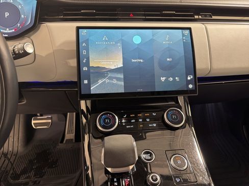 Used 2023 Land Rover Range Rover Sport SE image 16