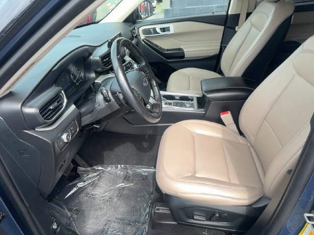 Used 2020 Ford Explorer XLT w/ Equipment Group 202A AWD/4WD image 15