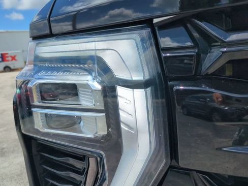 Used 2025 Chevrolet Silverado 2500 ZR2 AWD/4WD image 11