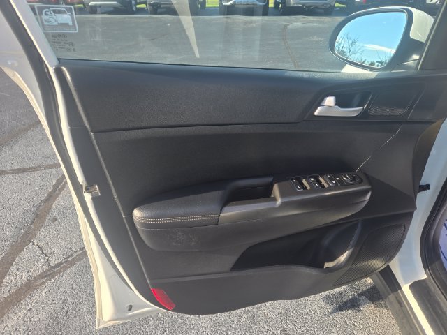 Used 2019 Kia Sportage LX FWD image 21