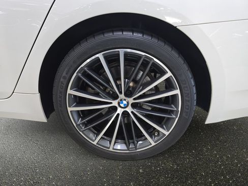 Used 2023 BMW 530i w/ Convenience Package RWD image 32