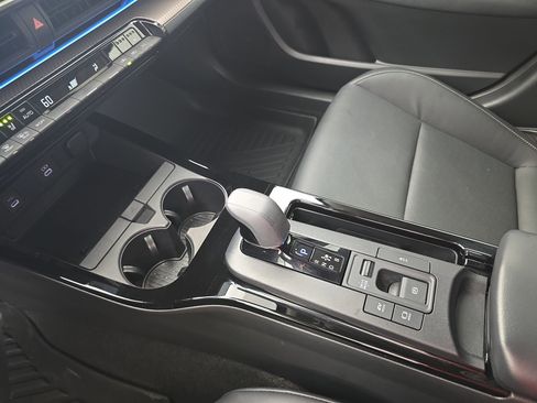 Used 2024 Toyota Prius Limited image 24