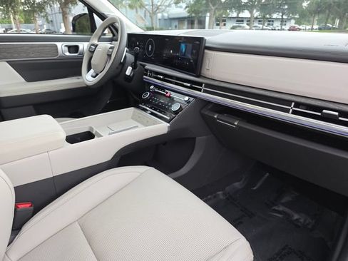 Used 2025 Hyundai Santa Fe Calligraphy AWD/4WD image 9
