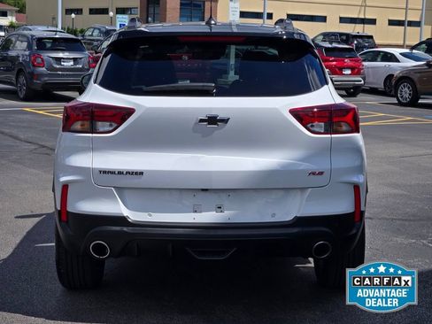 Used 2022 Chevrolet TrailBlazer RS w/ Sun and Liftgate Package FWD image 12