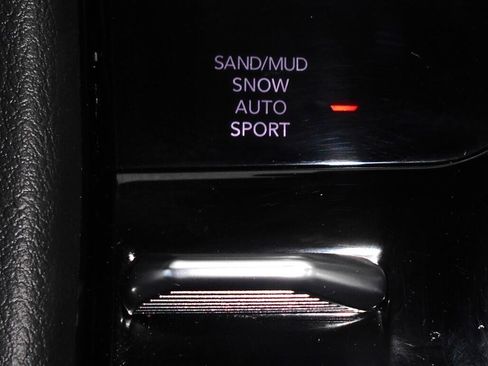 Certified 2023 Jeep Grand Cherokee Limited AWD/4WD image 14