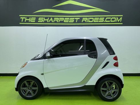 Used 2013 smart fortwo pure image 6