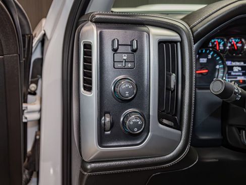 Used 2018 GMC Sierra 2500 SLE w/ Suspension Package, Off-Road AWD/4WD image 20