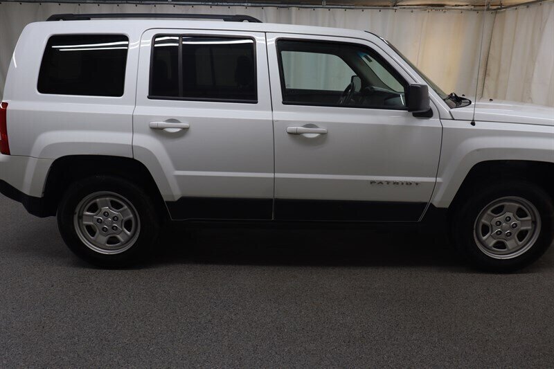 Used 2016 Jeep Patriot Sport w/ Power Value Group AWD/4WD image 8