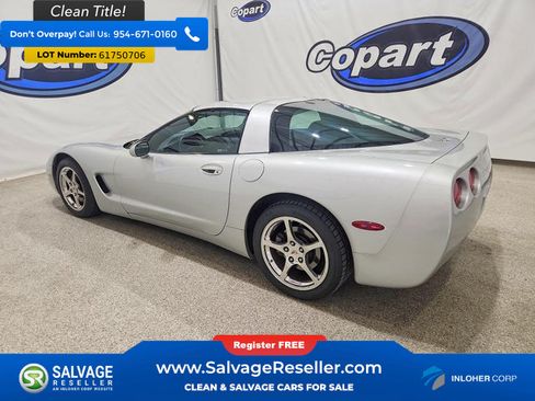 Used 2003 Chevrolet Corvette Coupe w/ Preferred Equipment Group RWD image 3
