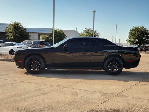 Used 2023 Dodge Challenger SXT w/ Blacktop Package RWD image 4