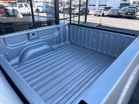 Used 2010 GMC Sierra 1500 SLT w/ SLT Convenience Package AWD/4WD image 7