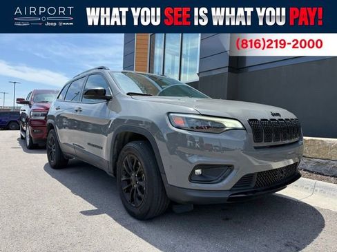Used 2023 Jeep Cherokee Altitude Lux AWD/4WD image 1