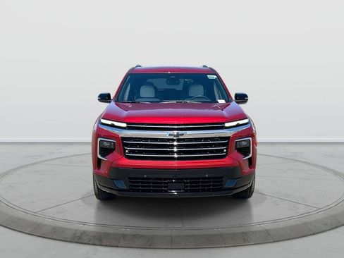 Used 2026 Chevrolet Traverse High Country FWD image 3