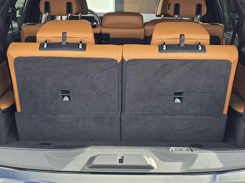 Used 2024 BMW X7 xDrive40i w/ M Sport Package image 7