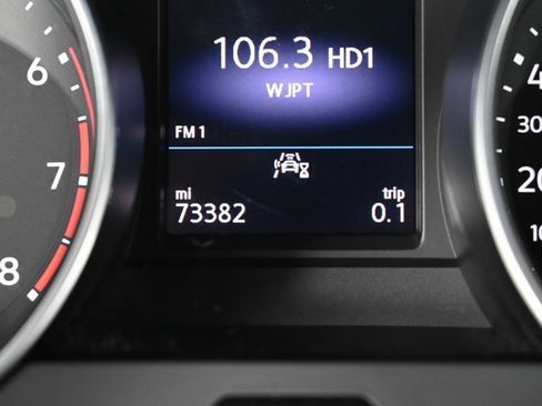 Used 2021 Volkswagen Tiguan SE w/ Panoramic Sunroof Package image 25