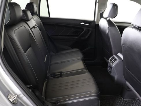 Used 2022 Volkswagen Tiguan SE image 33