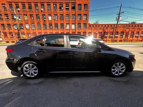 Used 2024 Toyota Corolla LE FWD image 8