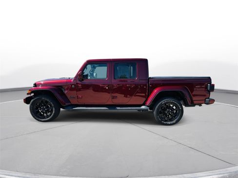 Used 2021 Jeep Gladiator Overland image 33