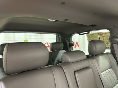 Used 2004 Toyota Land Cruiser image 18