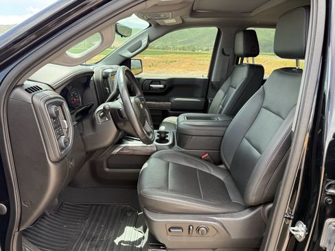 Used 2021 Chevrolet Silverado 1500 LTZ w/ LTZ Premium Package AWD/4WD image 17