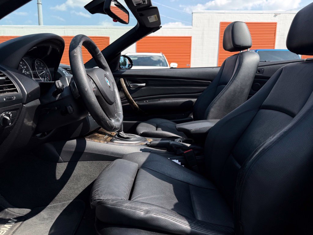 Used 2009 BMW 135i Convertible RWD image 11