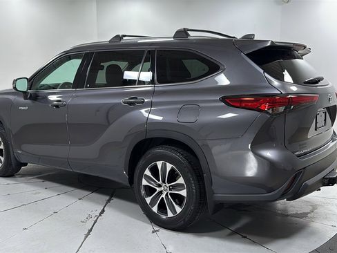 Used 2020 Toyota Highlander XLE image 7