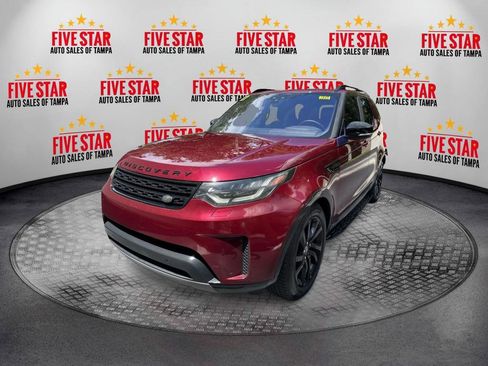 Used 2017 Land Rover Discovery SE image 3