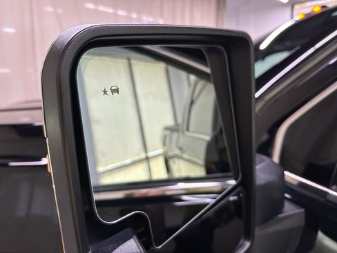 Certified 2025 GMC Sierra 2500 Denali Ultimate AWD/4WD image 28