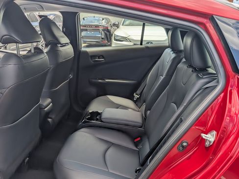 Used 2017 Toyota Prius Prime Premium w/ Carpet Mat Package FWD image 10