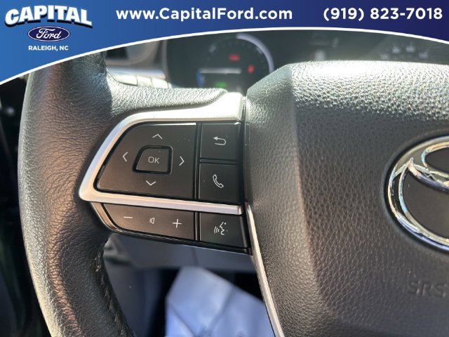 Used 2024 Toyota Sienna XLE FWD image 23