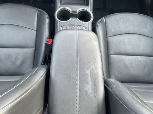 Used 2024 GMC Terrain SLT image 12