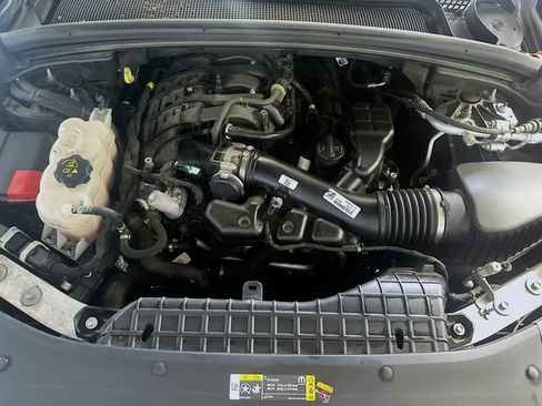 Used 2023 Jeep Grand Cherokee Laredo AWD/4WD image 28