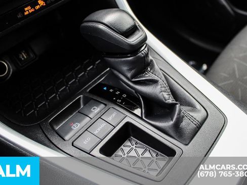 Used 2024 Toyota RAV4 XLE image 33