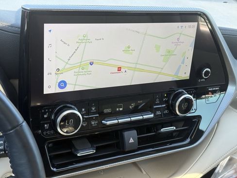 Used 2024 Toyota Highlander Platinum image 12