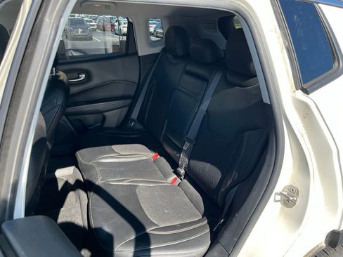 Used 2018 Jeep Compass Latitude w/ Cold Weather Group AWD/4WD image 21