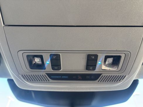 Used 2022 Ford Explorer XLT w/ Equipment Group 202A image 31