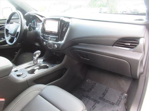 Used 2023 Chevrolet Traverse LT w/ LT Premium Package AWD/4WD image 11
