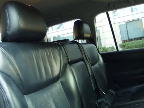 Used 2011 Lexus LX 570 4WD w/ Luxury Pkg image 54