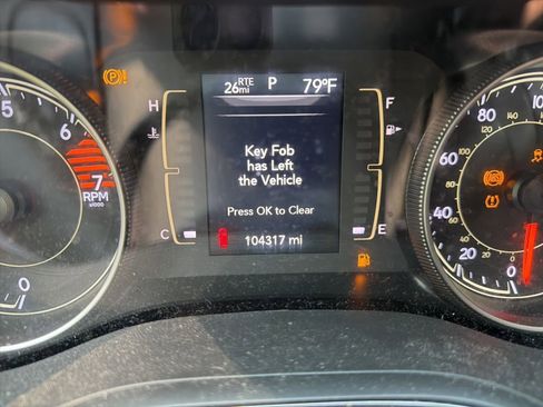Used 2020 Jeep Cherokee Latitude Plus FWD image 15