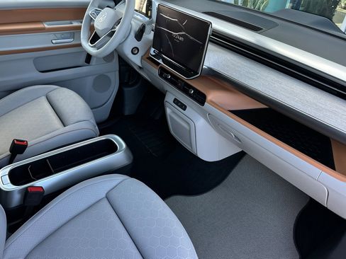 New 2025 Volkswagen ID. Buzz 1st Edition image 15