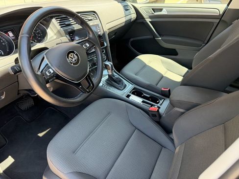 Used 2019 Volkswagen e-Golf SE w/ Driver Assistance Package FWD image 22