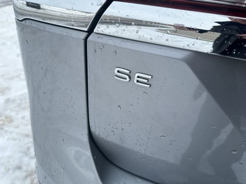 Used 2024 Volkswagen Atlas SE image 5