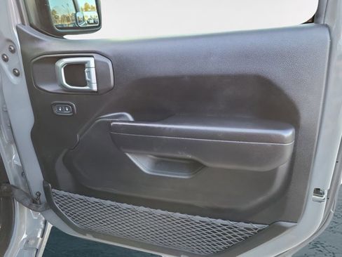 Certified 2021 Jeep Wrangler Unlimited Rubicon image 23