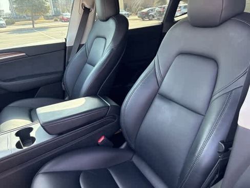 Used 2022 Tesla Model Y Performance image 10